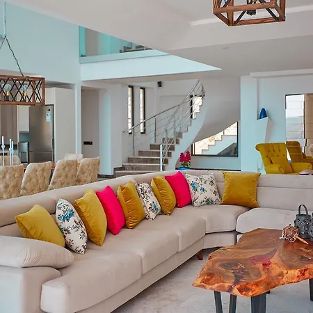 Unlimited 5 Bedroom Luxury With Infinity Pool * Kalkan