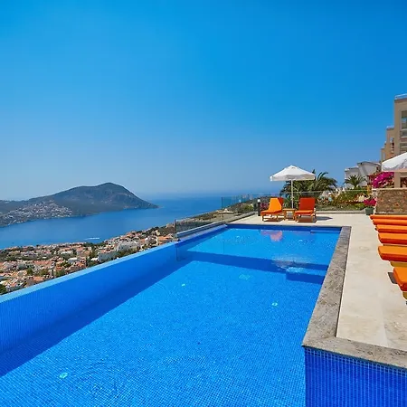 Unlimited 5 Bedroom Luxury With Infinity Pool *