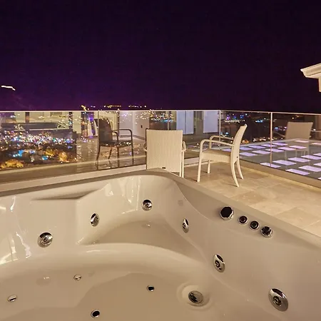 Villa Unlimited 5 Bedroom Luxury With Infinity Pool *