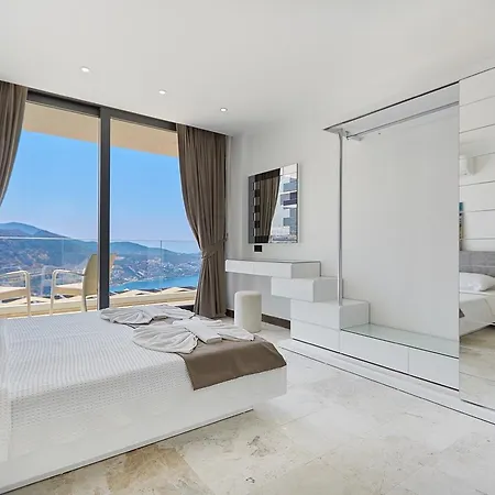 Unlimited 5 Bedroom Luxury With Infinity Pool *