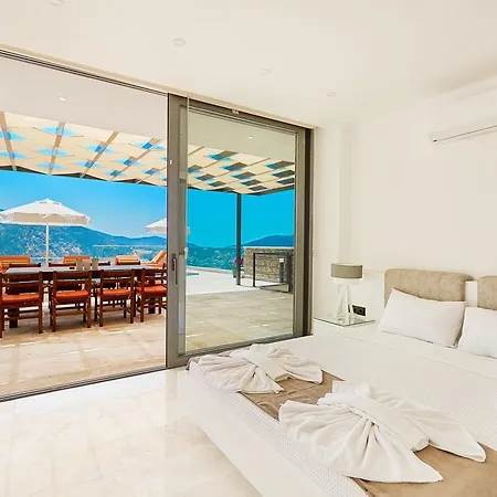 Unlimited 5 Bedroom Luxury With Infinity Pool Villa *